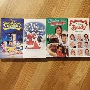 ** TESTED ** 4 Christmas VHS movies!!